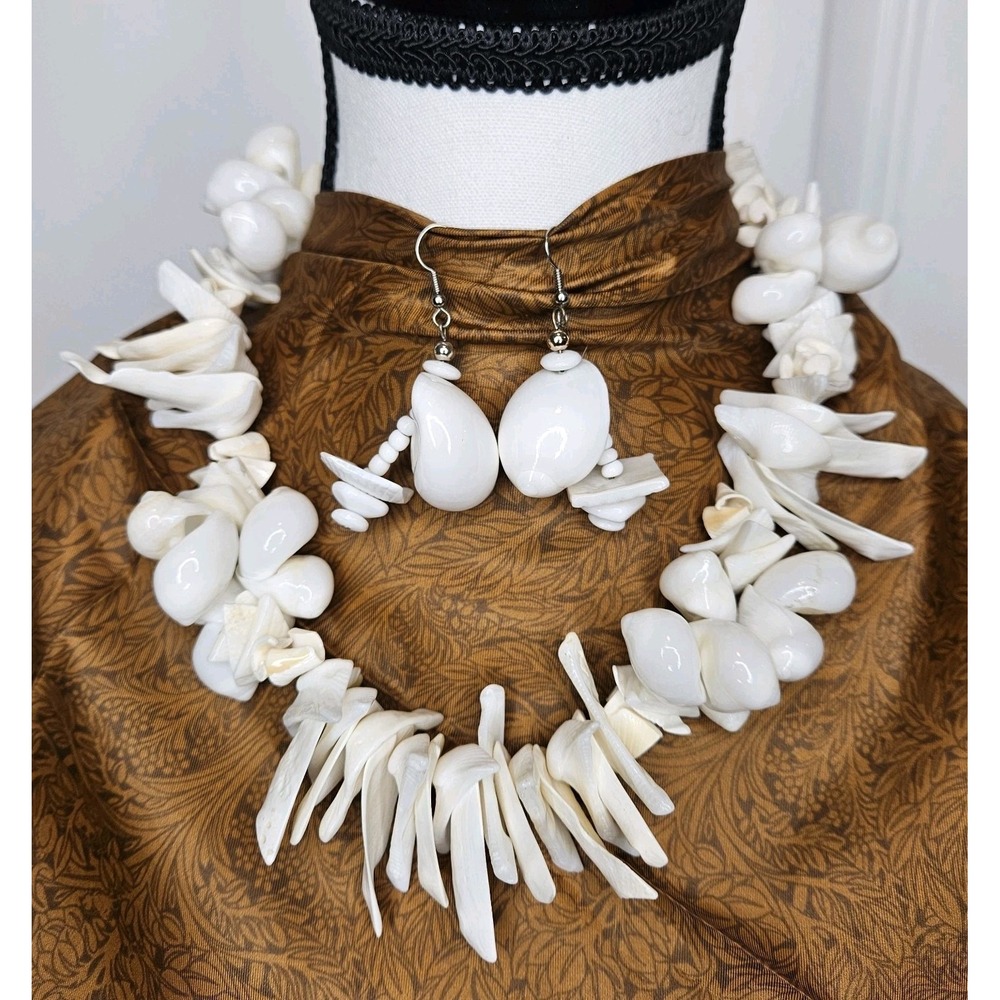 Statement Necklace Earrings Set White Milk Moon Snail‎ Shells Chunky Caribbean